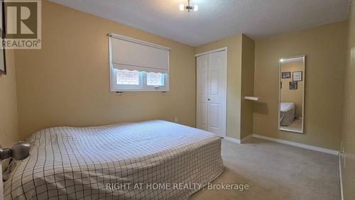 129 Heydon Avenue, New Tecumseth, ON - Indoor Photo Showing Bedroom