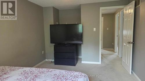129 Heydon Avenue, New Tecumseth, ON - Indoor Photo Showing Bedroom