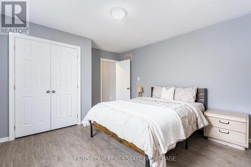5 Harbour Crescent, Wasaga Beach, ON - Indoor Photo Showing Bedroom