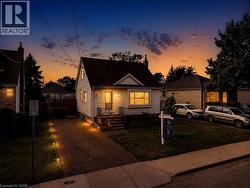 128 EAST 39TH Street  Hamilton, ON L8V 4H3