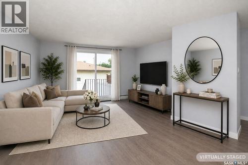 1625 Thompson Avenue, Saskatoon, SK - Indoor Photo Showing Living Room
