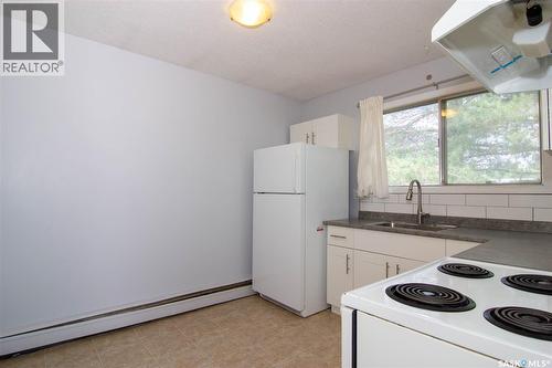 1625 Thompson Avenue, Saskatoon, SK - Indoor Photo Showing Kitchen