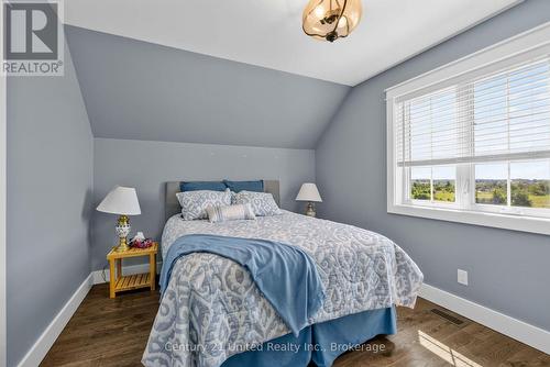 947 Payne Line, Douro-Dummer, ON - Indoor Photo Showing Bedroom