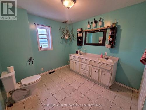 311096 Highway 571, Armstrong (Earlton), ON - Indoor Photo Showing Bathroom