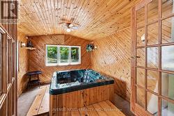 Hot Tub Room - 