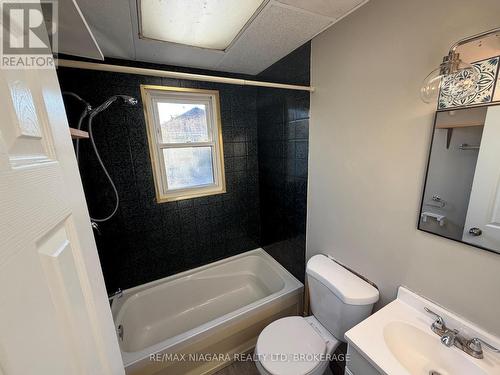 UNIT 2 - 24 UNION STREET , St. Catharines (Western Hill), Ontario L2S 2R2 4