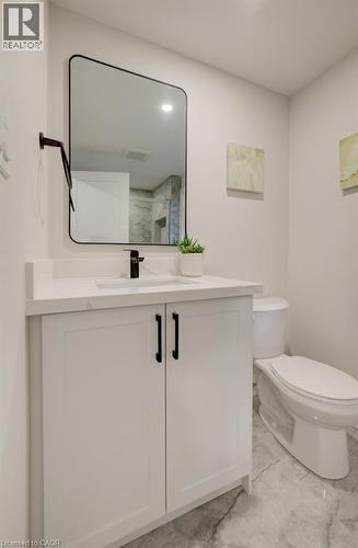 34 Moore Avenue N, Waterloo, ON - Indoor Photo Showing Bathroom