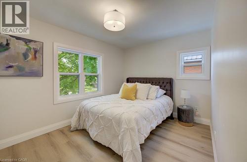 34 Moore Avenue N, Waterloo, ON - Indoor Photo Showing Bedroom