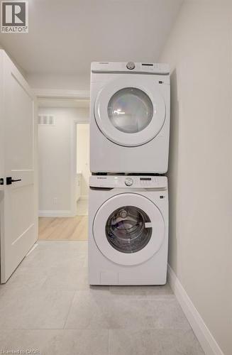 34 Moore Avenue N, Waterloo, ON - Indoor Photo Showing Laundry Room