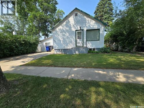 223 9TH STREET  Weyburn, SK S4H 1E9