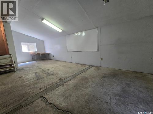223 9Th Street, Weyburn, SK - Indoor Photo Showing Garage