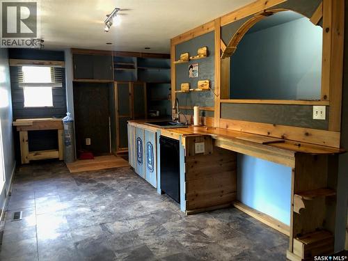 303 6Th Avenue, Invermay, SK - Indoor Photo Showing Other Room