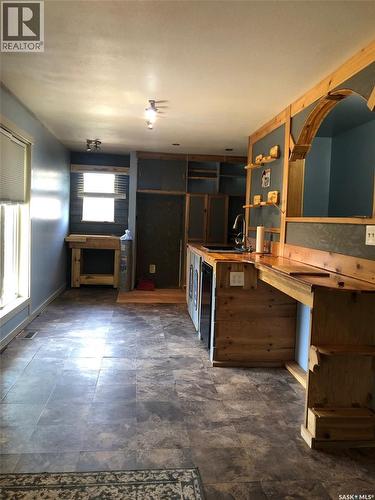 303 6Th Avenue, Invermay, SK - Indoor