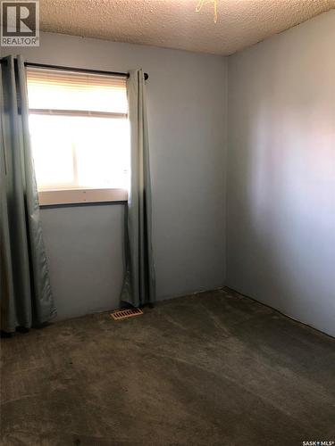 303 6Th Avenue, Invermay, SK - Indoor Photo Showing Other Room
