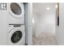 Similar Too - Laundry - 