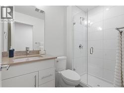 Similar Too - Lock off room bathroom 3 PC - 