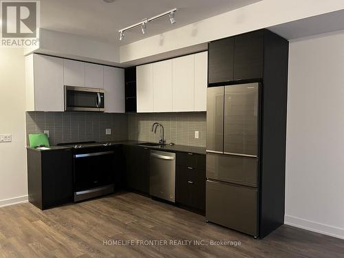 809 - 100 Eagle Rock Way, Vaughan, ON - Indoor Photo Showing Kitchen
