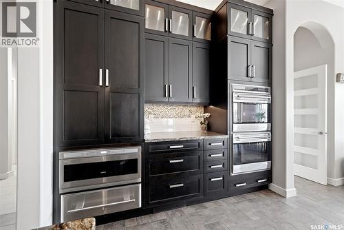 2423 Linner Bay, Regina, SK - Indoor Photo Showing Kitchen