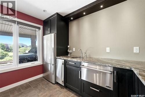 2423 Linner Bay, Regina, SK - Indoor Photo Showing Kitchen