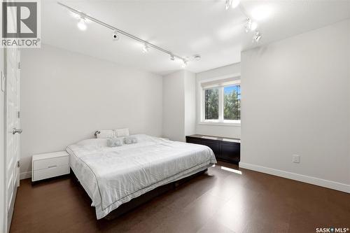 2423 Linner Bay, Regina, SK - Indoor Photo Showing Bedroom