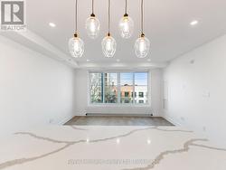 Living/dining area - 