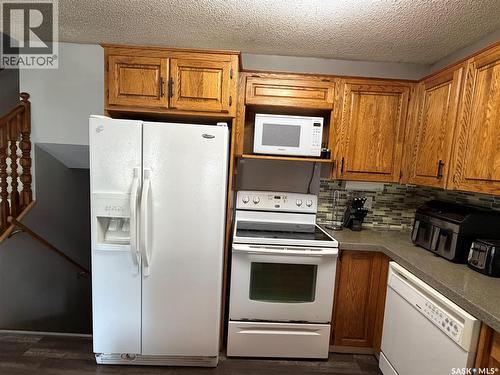 202 1St Street E, Turtleford, SK - Indoor Photo Showing Kitchen