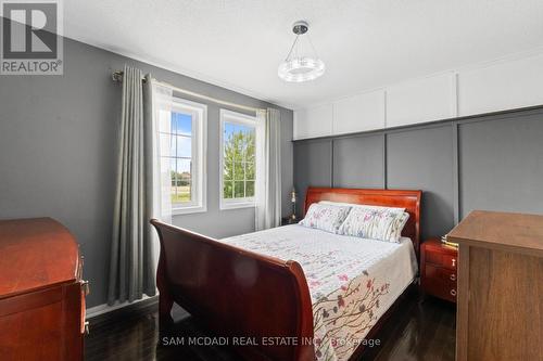 920 Clark Boulevard, Milton, ON - Indoor Photo Showing Bedroom