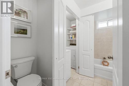 80 Lister Avenue, Hamilton, ON - Indoor Photo Showing Bathroom