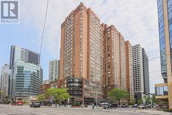 1003 - 633 BAY STREET Toronto, ON M5G 2G4