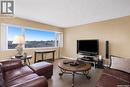 680 424 Spadina Crescent E, Saskatoon, SK  - Indoor Photo Showing Living Room 