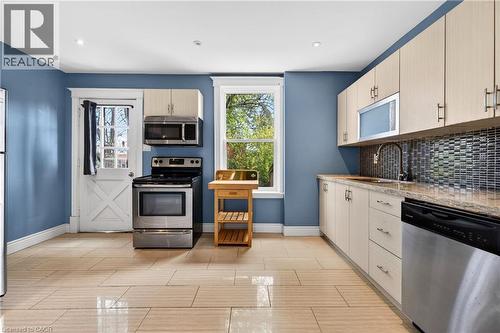 520 John Street N, Hamilton, ON - Indoor Photo Showing Kitchen