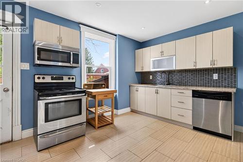 520 John Street N, Hamilton, ON - Indoor Photo Showing Kitchen