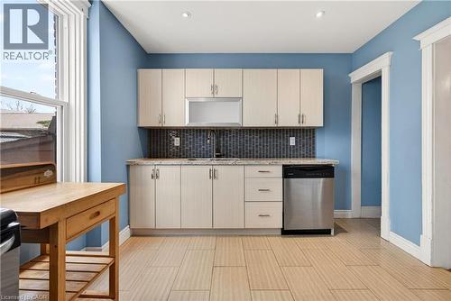 520 John Street N, Hamilton, ON - Indoor Photo Showing Kitchen