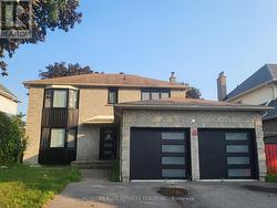 43 BELLWOOD DRIVE  Whitby, ON L1N 2E3