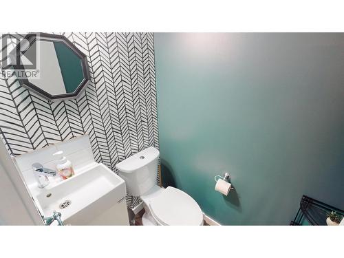 115 S Brears Road, Quesnel, BC - Indoor Photo Showing Bathroom