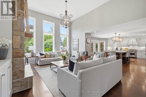 6 Pioneer Tower Crescent, Kitchener, ON - Indoor Photo Showing Living Room