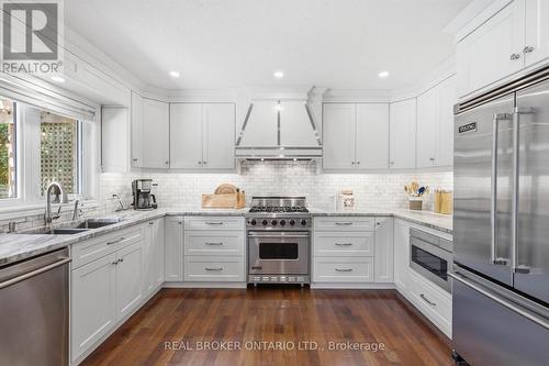 6 Pioneer Tower Crescent, Kitchener, ON - Indoor Photo Showing Kitchen With Double Sink With Upgraded Kitchen