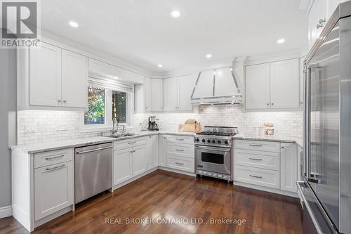6 Pioneer Tower Crescent, Kitchener, ON - Indoor Photo Showing Kitchen With Upgraded Kitchen