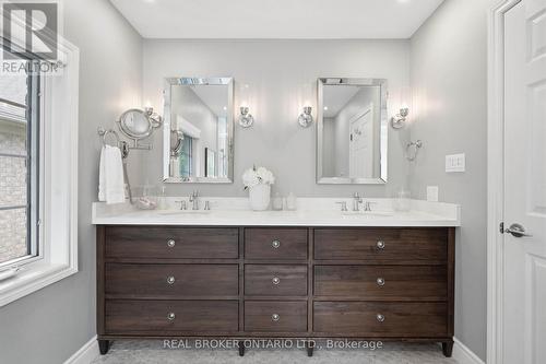 6 Pioneer Tower Crescent, Kitchener, ON - Indoor Photo Showing Bathroom
