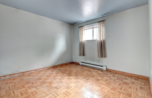 Chambre à coucher - 92 Rue Du Guéret, L'Épiphanie, QC - Indoor Photo Showing Other Room