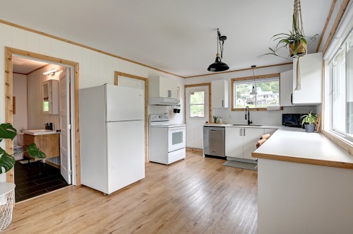 Cuisine - 89 Av. Arbour, Sainte-Béatrix, QC - Indoor Photo Showing Kitchen