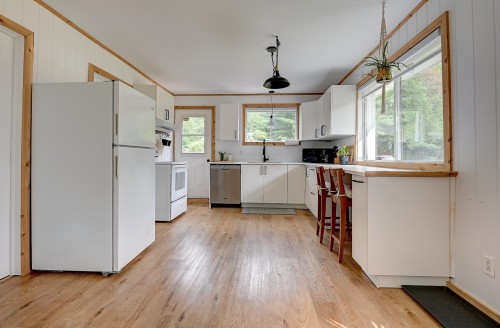 Cuisine - 89 Av. Arbour, Sainte-Béatrix, QC - Indoor Photo Showing Kitchen