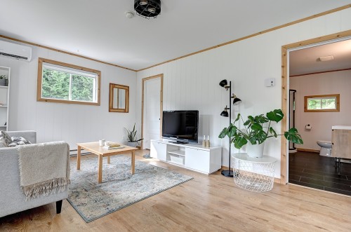 Salon - 89 Av. Arbour, Sainte-Béatrix, QC - Indoor Photo Showing Living Room