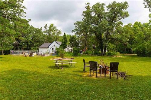 8667 Roblin Blvd, Headingley, MB - Outdoor With Backyard