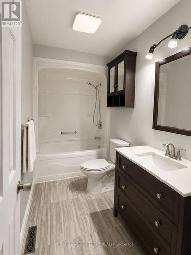 607 12Th Street E, Cornwall, ON - Indoor Photo Showing Bathroom