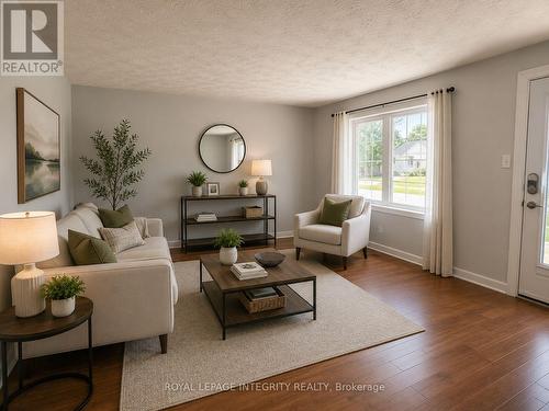 607 12Th Street E, Cornwall, ON - Indoor Photo Showing Living Room