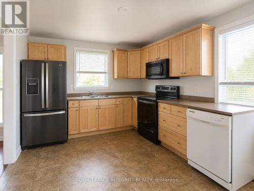 607 12Th Street E, Cornwall, ON - Indoor Photo Showing Kitchen With Double Sink