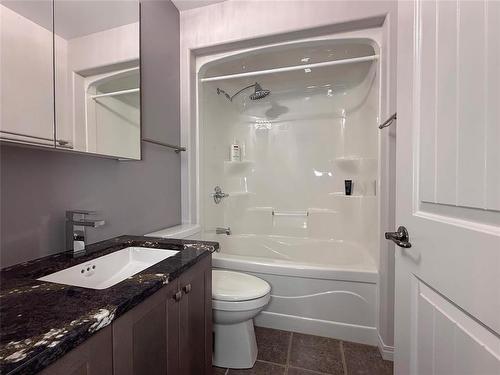 55 Outback Drive, Brandon, MB - Indoor Photo Showing Bathroom