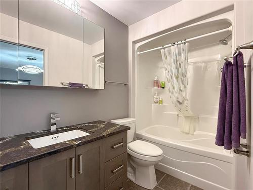 55 Outback Drive, Brandon, MB - Indoor Photo Showing Bathroom