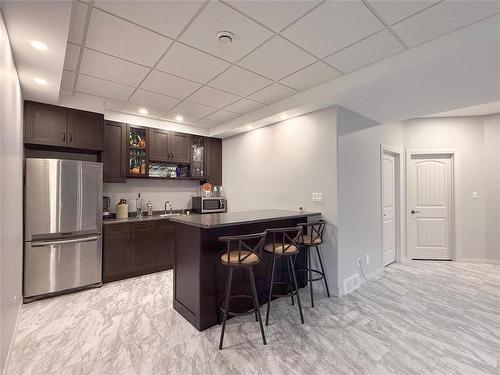 55 Outback Drive, Brandon, MB - Indoor Photo Showing Kitchen
